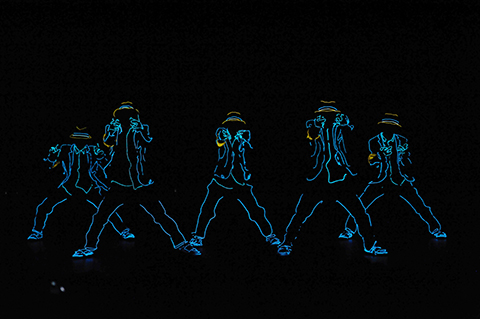 EL SQUAD(イーエル・スクワッド)の光のダンス