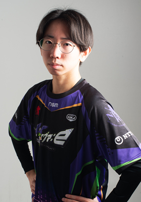 ひかる（プロ格闘ゲーマー）